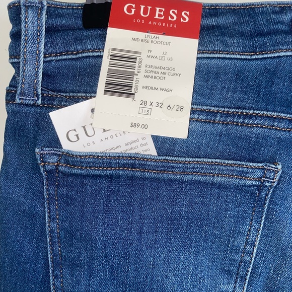 NWT Guess Straight Leg Medium Wash Jeans - Picture 3 of 5